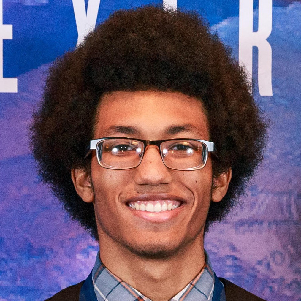 Headshot of Devont Felix.